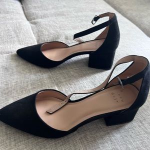Black pumps used once